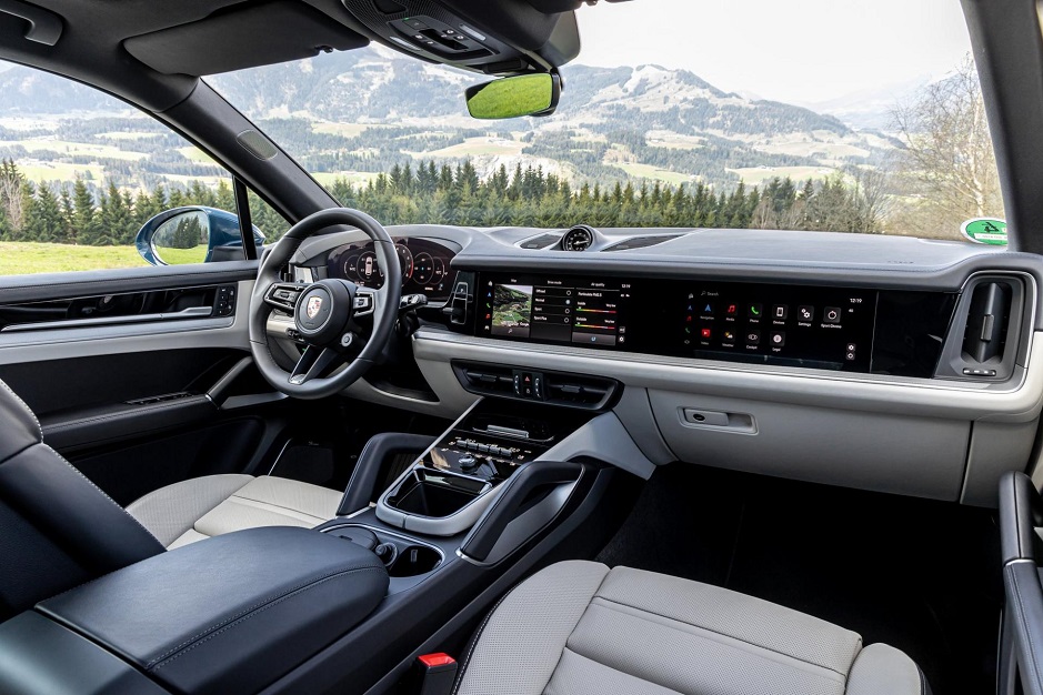 Porsche Cayenne 2023 Interior